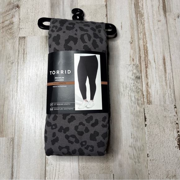 Torrid  Full Length Signature Waist Premium Real Deal Leopard Leggings 3X NWT - Picture 12 of 12